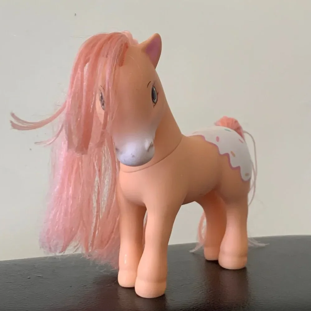Playmates 2007 Strawberry Shortcake SUGAR SWEET PONIES Apricot’s Pony